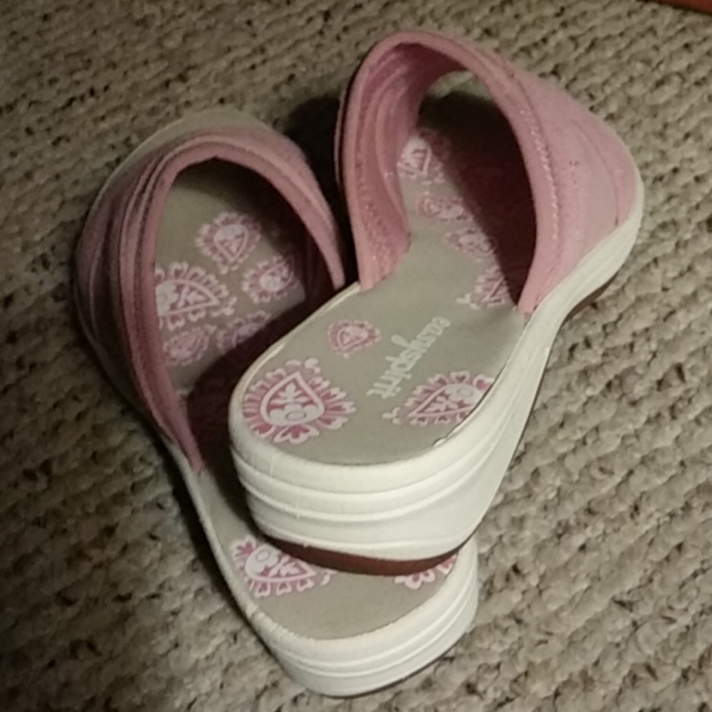 Shoes - Picture 4 of 5